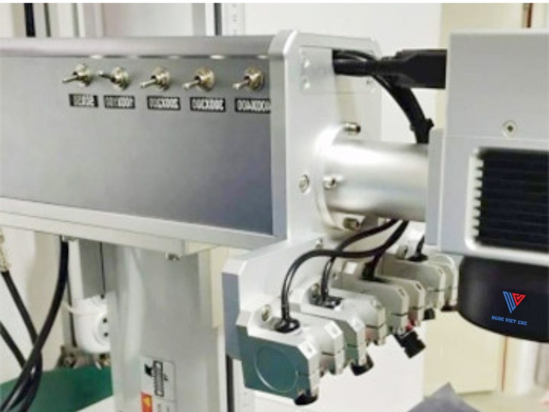 Tìm hiểu về Máy khắc Laser Fiber mini 1 hinh-anh-may-khac-laser-fiber