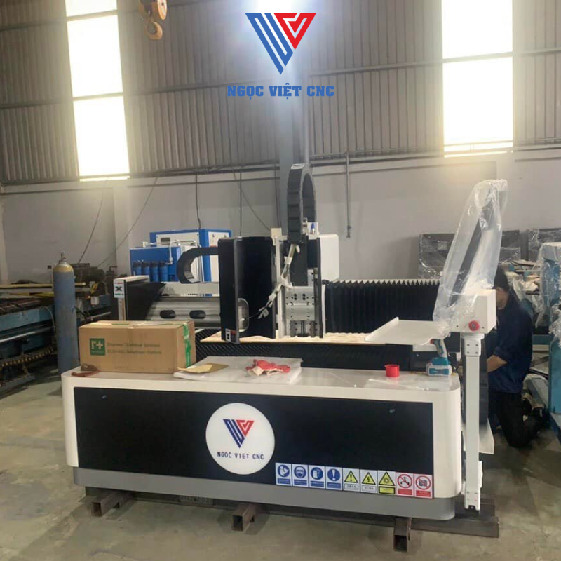 top-6-dong-may-cat-laser-fiber-dang-mua-tai-ngoc-viet-cnc-1