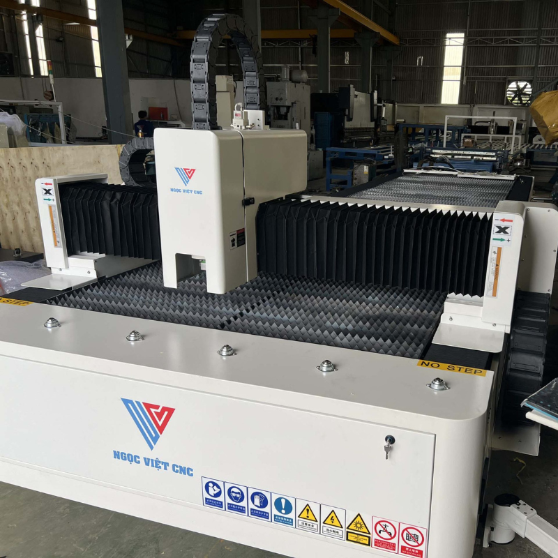 may-cat-laser-fiber-cong-nghe-dan-dau-trong-gia-cong-kim-loai-2