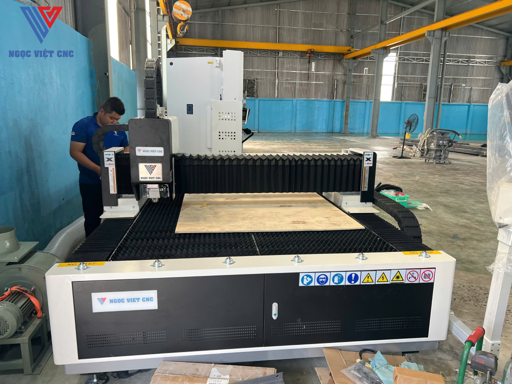 gia-cong-cat-laser-1
